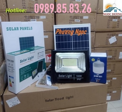 Đèn năng lượng mặt trời 100W, đèn pha led năng lượng mặt trời chiếu sáng