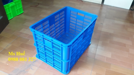 Sọt nhựa rỗng đựng đồ, vật tư trong kho