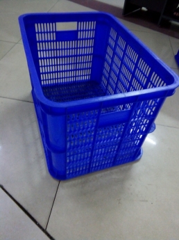 Sọt nhựa rỗng đựng đồ, vật tư trong kho