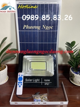 Đèn năng lượng mặt trời 100W, đèn pha led năng lượng mặt trời chiếu sáng