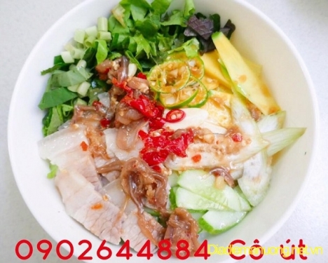 Thịt Luộc Mắm Chua Cô Út Quận 4