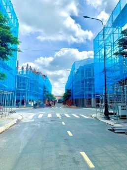 Cần tiền bán rẻ căn shophouse trong khu nhà phố thương mại cao cấp Icon Central