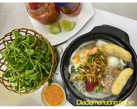 Bánh Canh Bột Gạo Cua Đồng Hải Sản