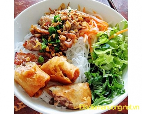 Quán Bún Thịt Nướng, Gỏi Cuốn, Bò Lá Lốt Ngon Quận 4