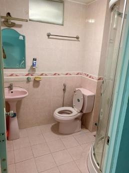 Khu phố Tây Quận 1, vài bước ra Đài Truyền Hình.