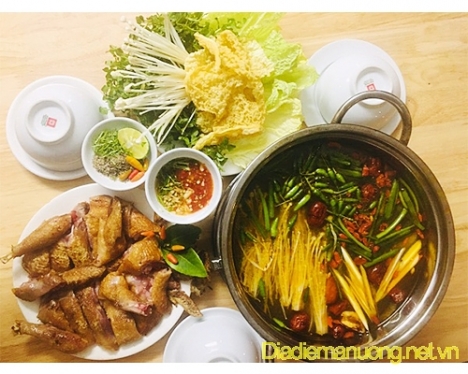 Quán Lẩu Gà Tre Ớt Hiểm Ngon Quận 3