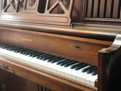 Piano SAMICK