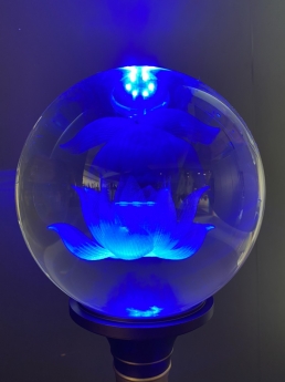 Đôi đèn thờ led bằng đồng, cầu thủy tinh in hoa sen 3D giá tốt