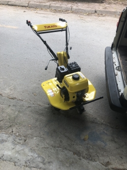 Máy xới đất Yukato BS800- thực sự là 1 chiếc máy hiếm có mà lại dễ tìm.