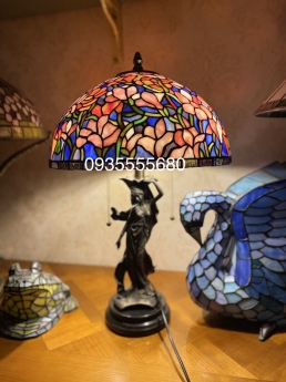 Giao lưu em đèn tiffany hoa mộc lan