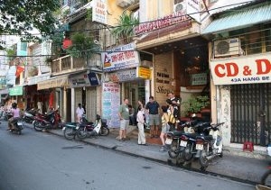 Phố cổ nhỉnh 1 tỷ/m2. Mặt phố Hàng Bè - Hoàn Kiếm. Dt 63m2 nhà 5 tầng Mt 7m Gía 65 tỷ có thương