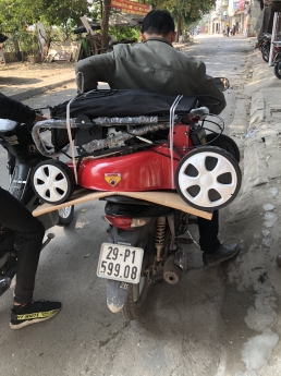 Máy cắt cỏ tự hành, cắt cỏ sân gold Yikito 1668 chính hãng, bền bỉ.