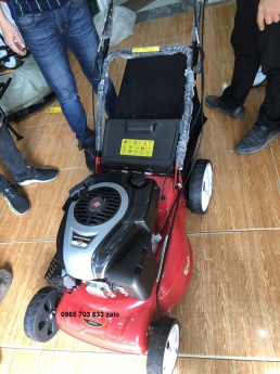 Máy cắt cỏ tự hành, cắt cỏ sân gold Yikito 1668 chính hãng, bền bỉ.