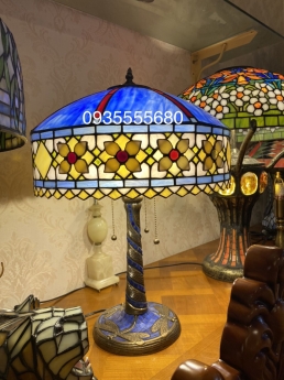Giao lưu e đèn tiffany hoạ tiết hoa độc lạ