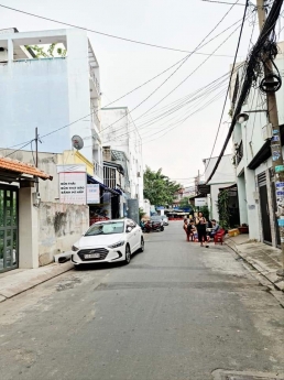 TÂN PHÚ - HẺM THÔNG XE HƠI ĐỖ CỬA - NHÀ MỚI ĐẸP