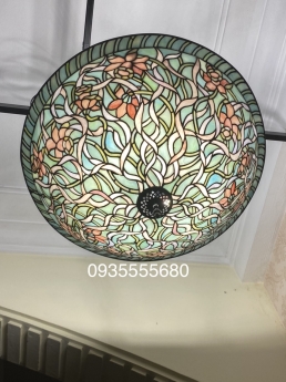 Giao lưu vài em đèn trần tiffany hoạ tiết hoa nhẹ nhàng
