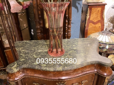 Giao lưu em kệ tủ pháp hàng sâu tuổi