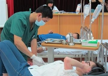 TIÊM TRUYỀN, CHÂM CỨU, BẤM HUYỆT, BÁC SĨ ĐẾN TẠI NHÀ TP HCM