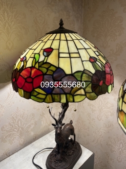 E chỉ bán đèn bàn em ko bán đèn sàn