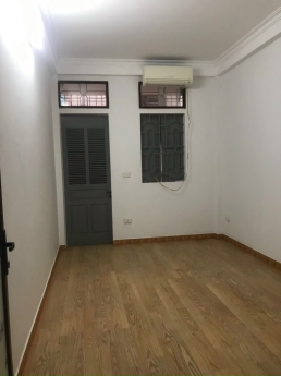 Cần bán gấp căn nhà dân xây phố Chiến Thắng – Văn Quán.ngõ rộng ô tô đỗ cửa.38m2 x 4 tầng