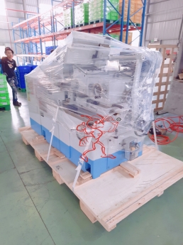 Đóng gói hút chân không Để quá trình vận chuyển hàng hóa được diễn ra an toàn thì việc đóng gói hàng