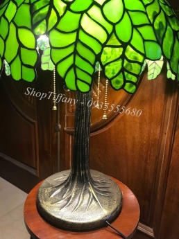 Đèn tiffany hoạ tiết lá cây xanh lạ mắt