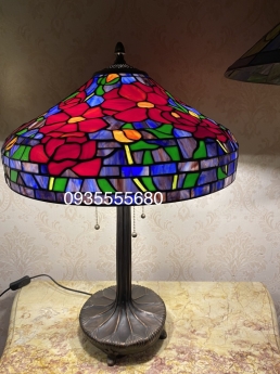 Đèn tiffany hoa hồng đa sắc hàng đức