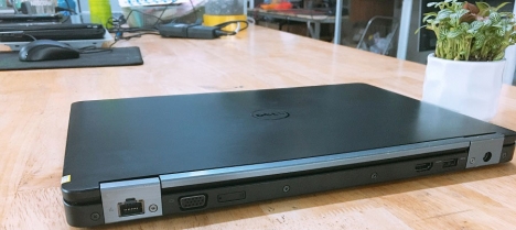 Laptop Dell Latitude E5470 Core i5-6200U Ram 8GB SSD 240GB Màn Hình 14 Inch VGA ON Máy Đẹp