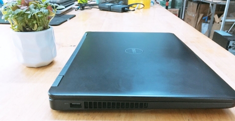 Laptop Dell Latitude E5470 Core i5-6200U Ram 8GB SSD 240GB Màn Hình 14 Inch VGA ON Máy Đẹp