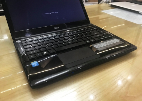 Laptop Acer E1-472 Core i3-4010U Ram 4GB HDD 500GB Màn Hình 14 Inch VGA ON Máy Đẹp