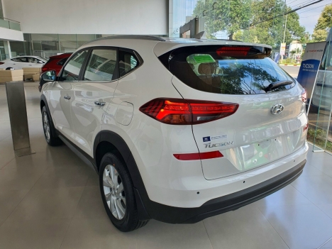 Hyundai Tucson sẵn sàng chinh phục Khách Hàng