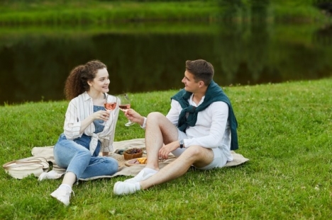 cho thuê người yêu đi xem phim