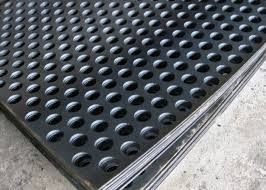mua tôn đột dập lỗ ở đâu giá tốt?