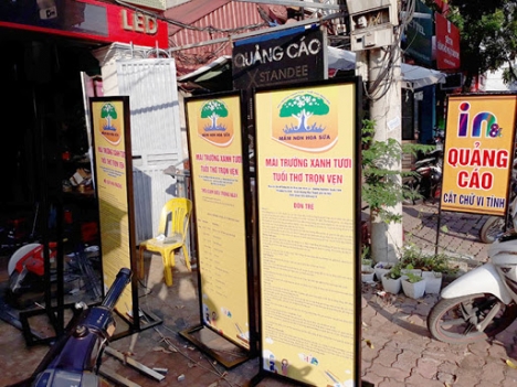 Mẫu standee khung sắt để ngoài trời có sẵn – In nội dung theo yêu cầu