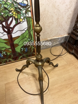 Giao lưu đèn sàn tiffany hàng đức mới về