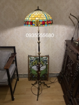 Giao lưu đèn sàn tiffany hàng đức mới về