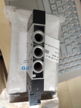 Hàng sẵn kho - Van điện từ Festo CPE18-M1H-5L-1/4