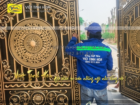 Sơn lại cổng nhôm đúc, cổng biệt thự