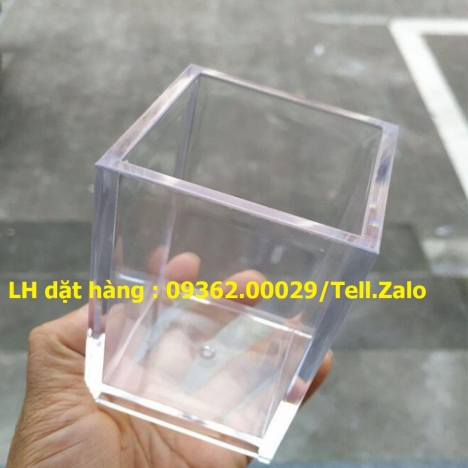 Hộp trưng bày mô hình bằng chất liệu mica sản xuất kích thước theo yêu cầu