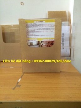 Kệ mica giá rẻ để bàn đựng tờ rơi A4, A5, A6