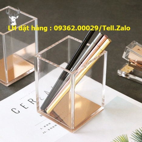 Hộp trưng bày mô hình bằng chất liệu mica sản xuất kích thước theo yêu cầu