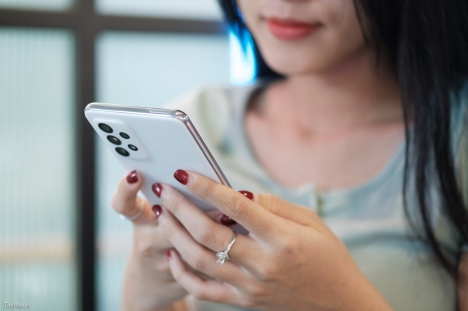 Samsung Galaxy A72 mới ra mắt cấu hình cao giá 10,5 triệu