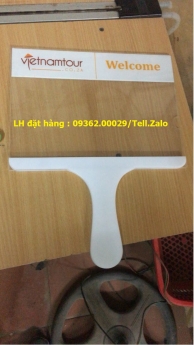 Bảng cầm tay đón khách tại sân bay- Chuyên cung cấp biển đón cầm tay giá rẻ