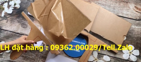 Bảng cầm tay đón khách tại sân bay- Chuyên cung cấp biển đón cầm tay giá rẻ