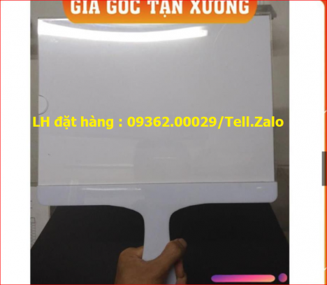 Bảng cầm tay đón khách tại sân bay- Chuyên cung cấp biển đón cầm tay giá rẻ