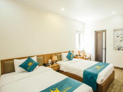 Khách Sạn White Crown Hotel