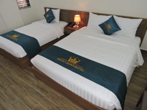 Khách Sạn White Crown Hotel