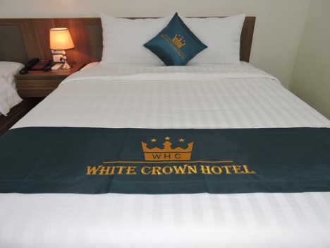 Khách Sạn White Crown Hotel