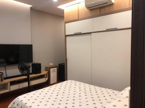Chính chủ cần bán gấp căn hộ chung cư 2.5PN tại Tràng an complex,01 phùng trí kiên