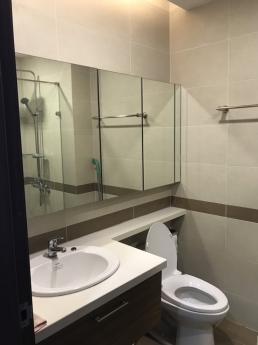 Chính chủ cần bán gấp căn hộ chung cư 2.5PN tại Tràng an complex,01 phùng trí kiên